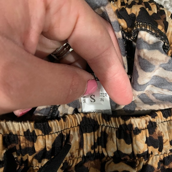 Leopard shorts - Picture 2 of 2